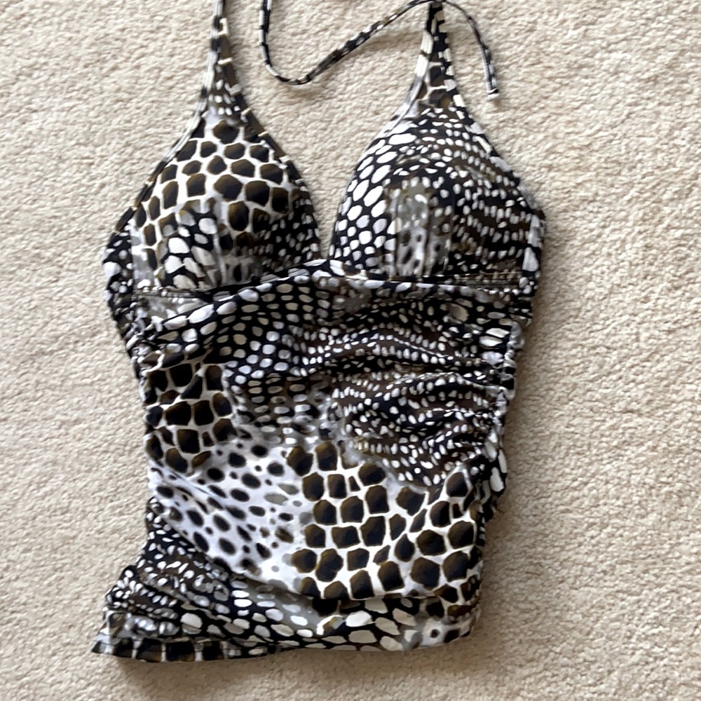 👖5/25 Kenneth Cole animal print tankini top 32